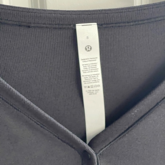 NEW Lululemon Side-Cinch Ribbed Cardigan
Black 2023 Style: W3GUKS $78 Modal Sz 8 - Picture 4 of 6